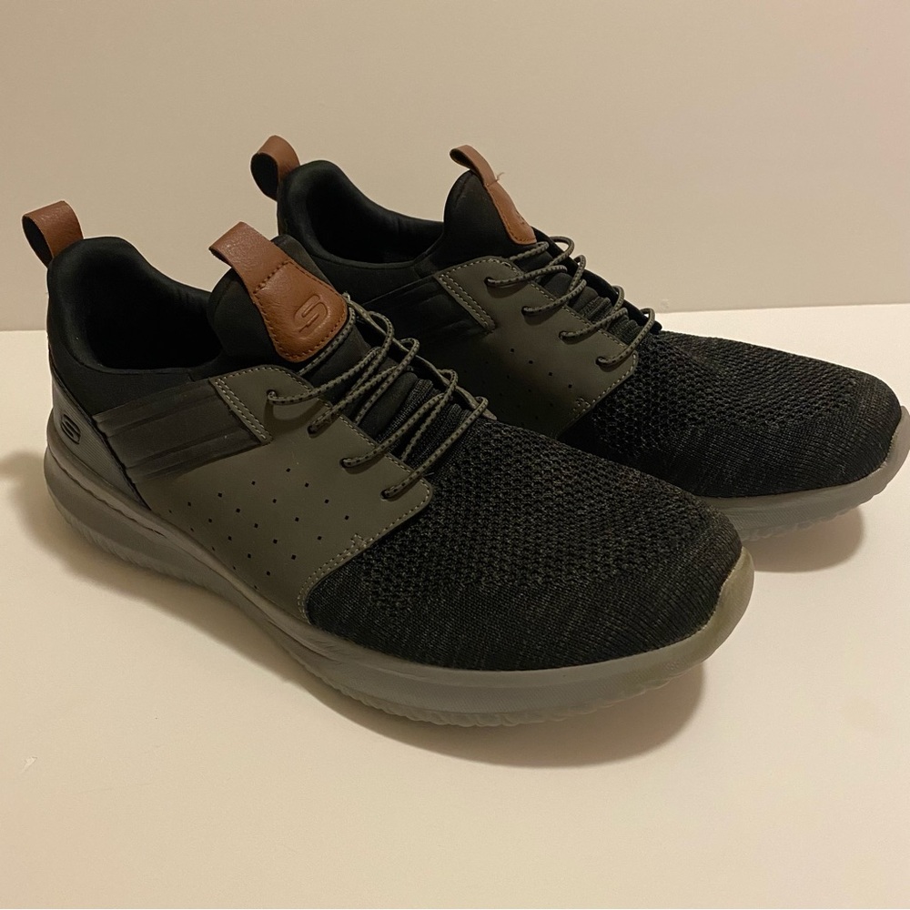 Skechers Slip-on Men’s Black and Gray Sneakers Comfort Memory Foam Casual Size13